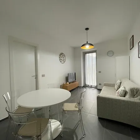 Silvia Apartmán Colico